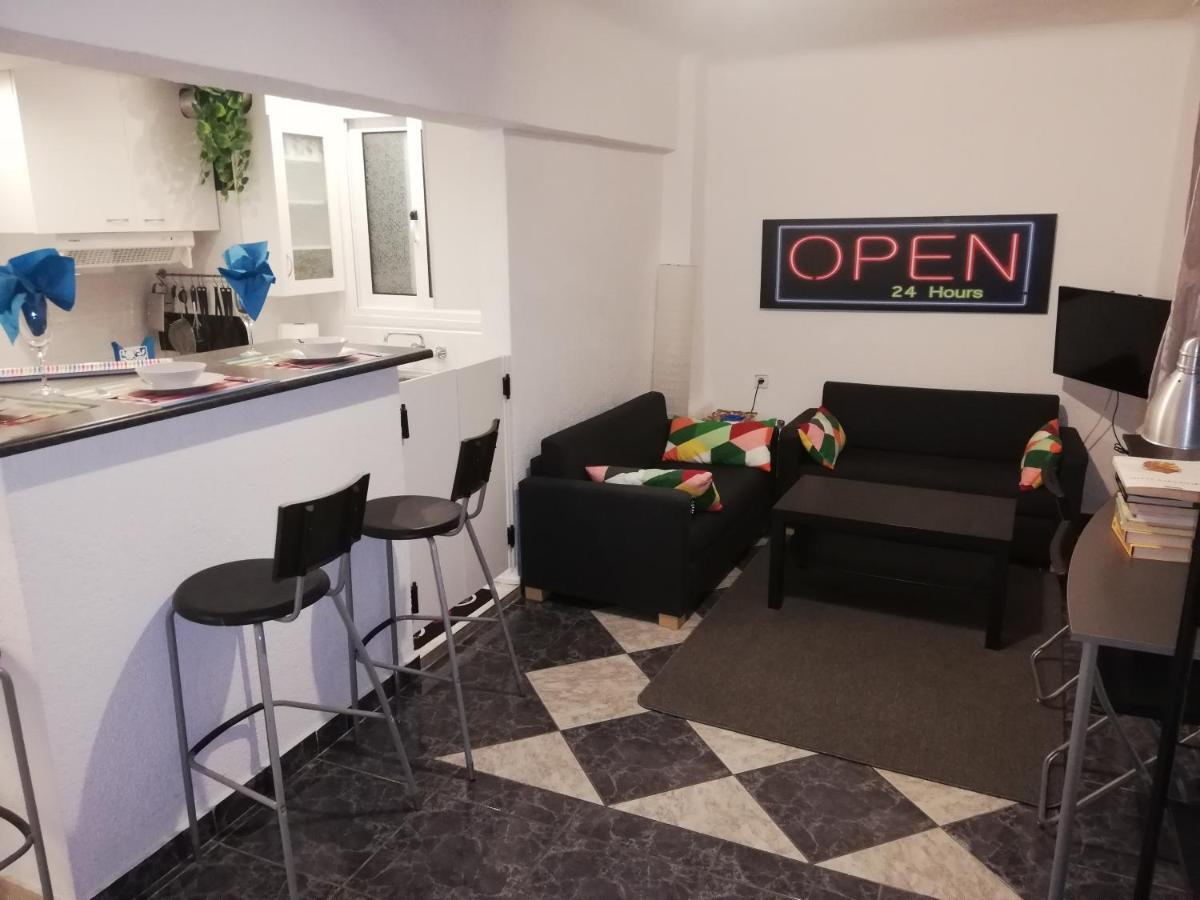 Ellanikou Apartment In Pankrati Vipgreece Aten Exteriör bild